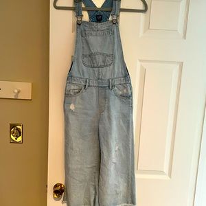 Cute light denim, ankle length Gap overalls.